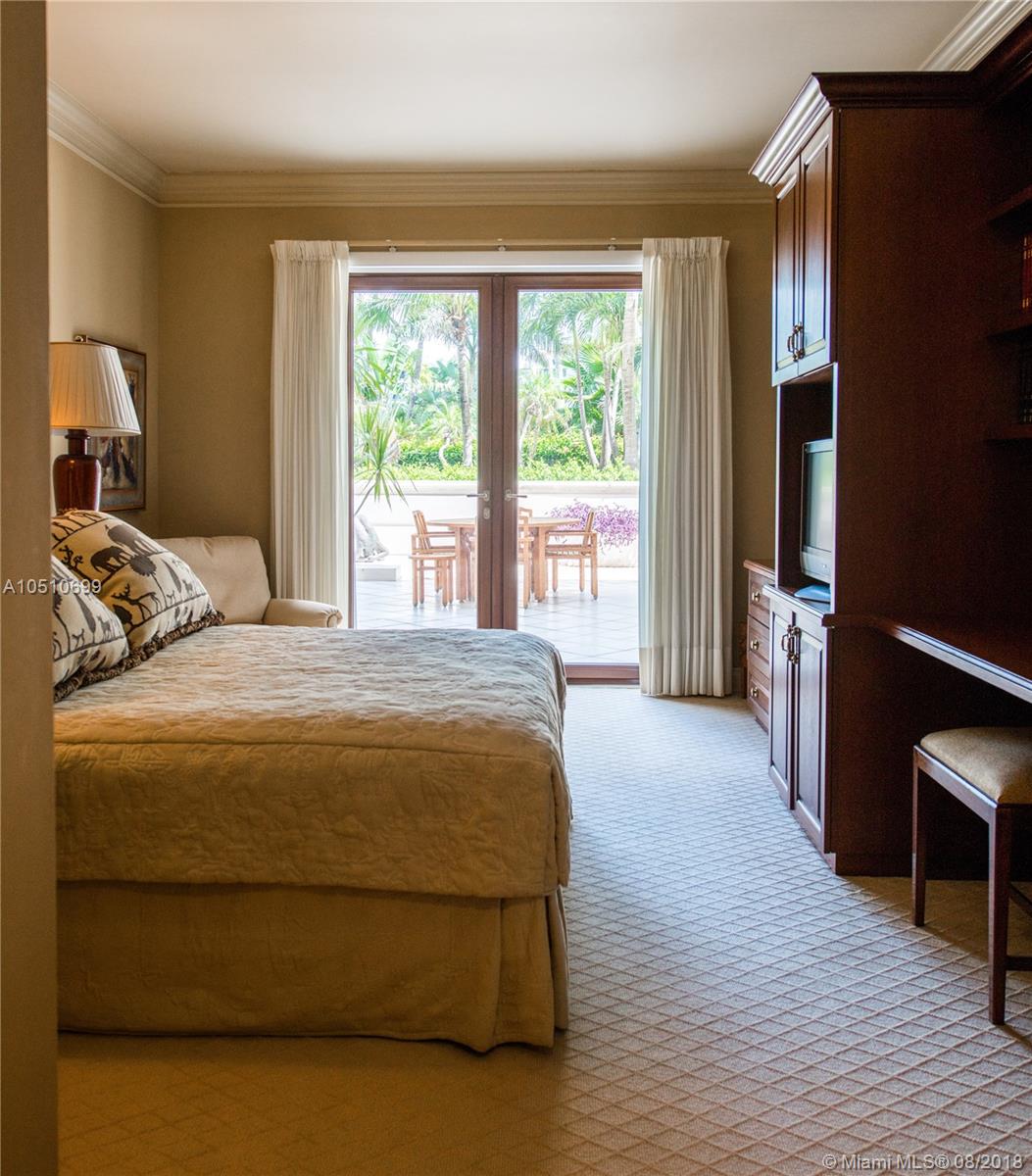 OCEANSIDE FISHER ISL COND - Residential