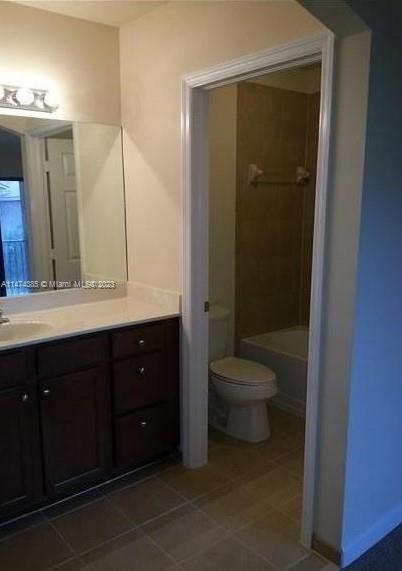 THE COURTS AT BAYSHORE I - Residential Lease