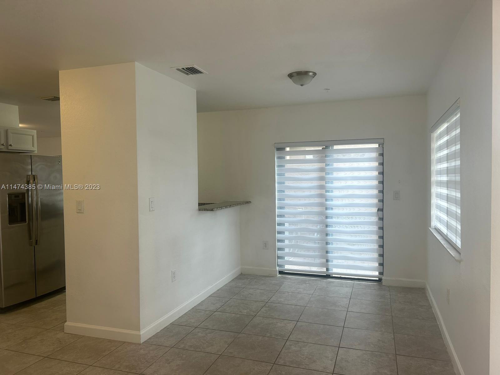 THE COURTS AT BAYSHORE I - Residential Lease