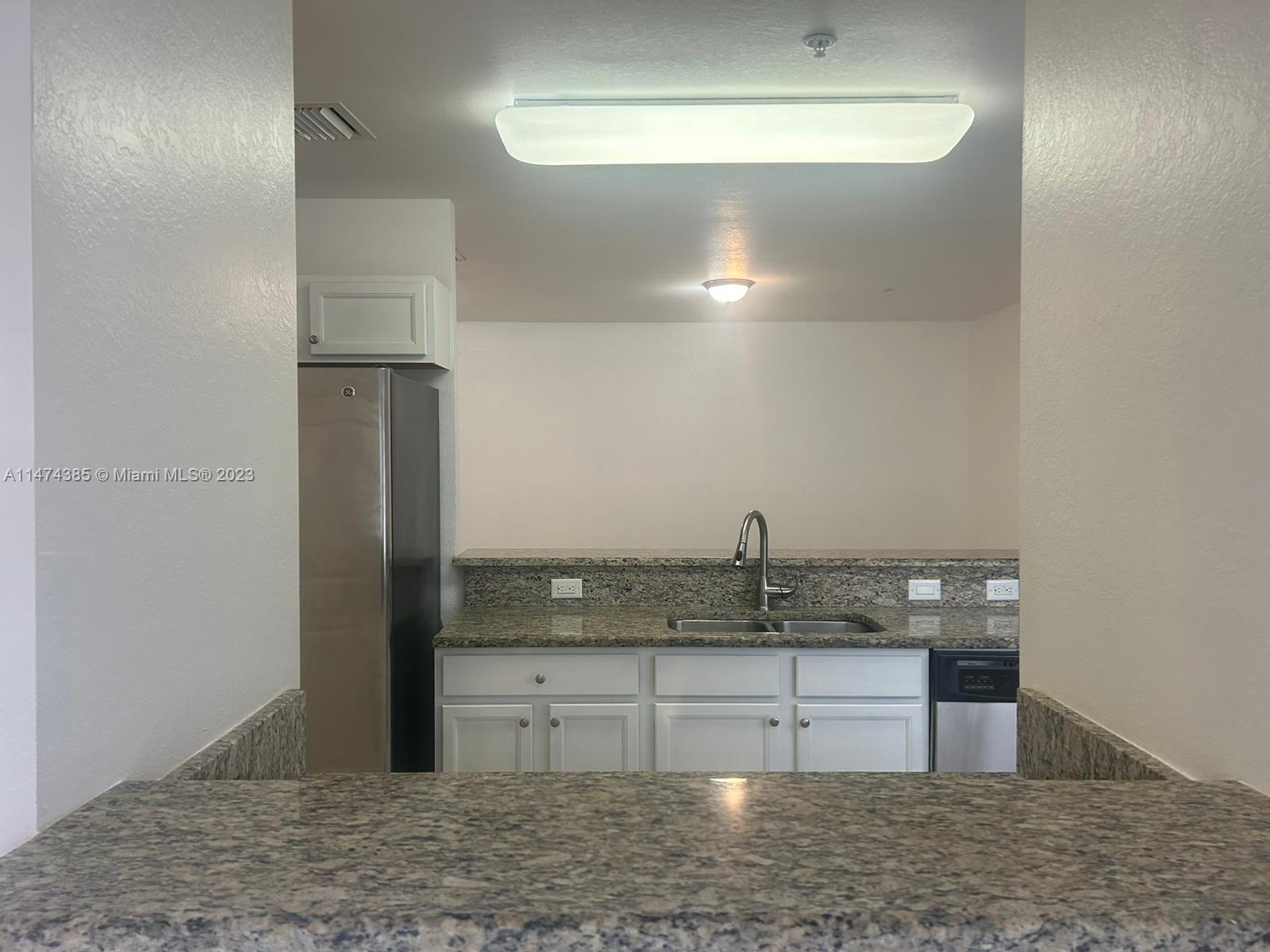 THE COURTS AT BAYSHORE I - Residential Lease