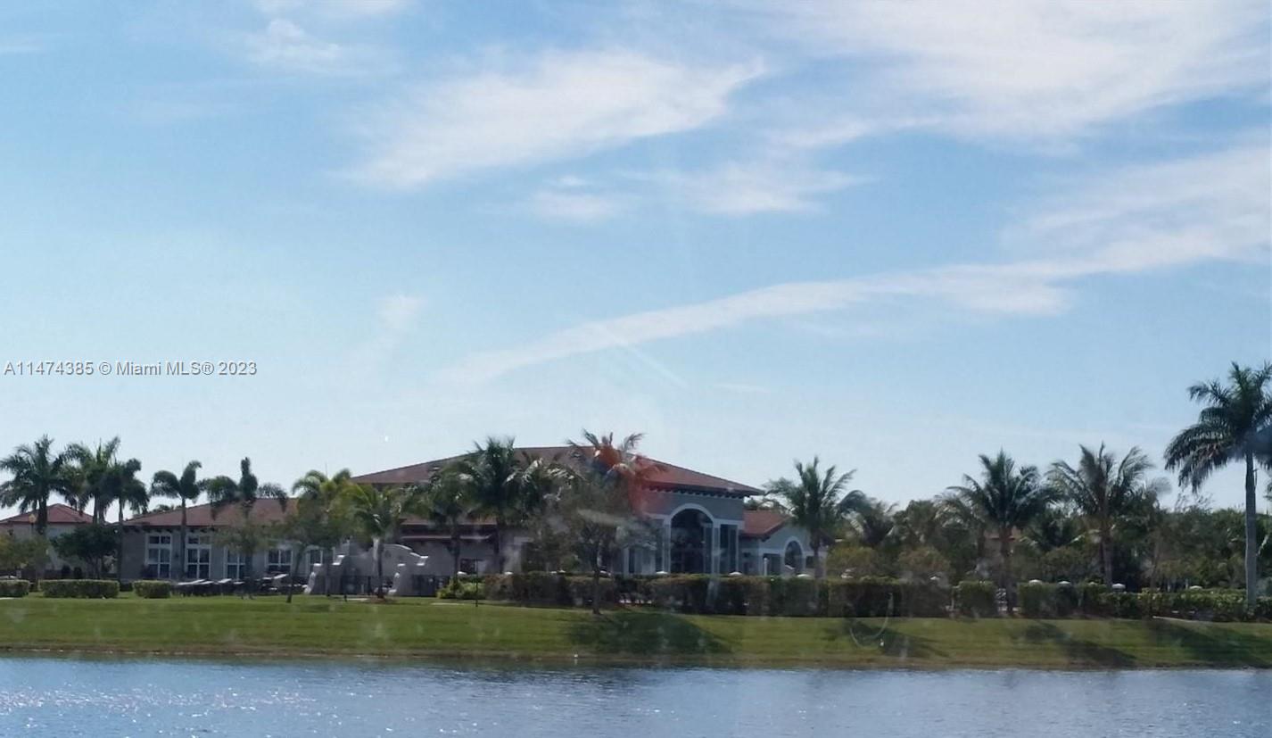 THE COURTS AT BAYSHORE I - Residential Lease