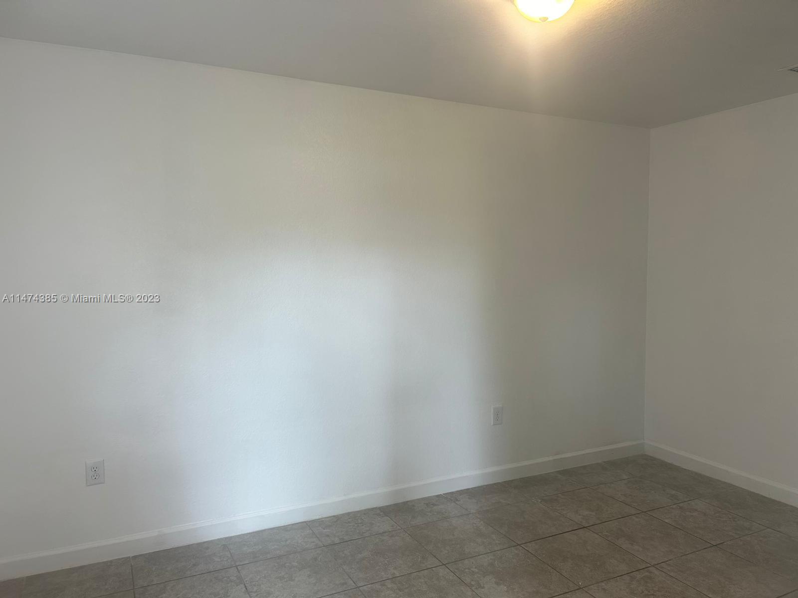 THE COURTS AT BAYSHORE I - Residential Lease