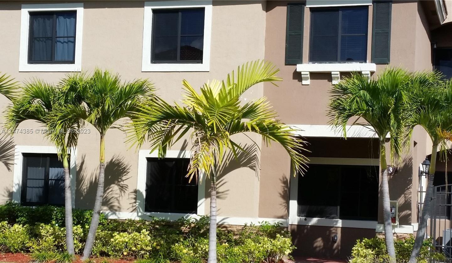 THE COURTS AT BAYSHORE I - Residential Lease