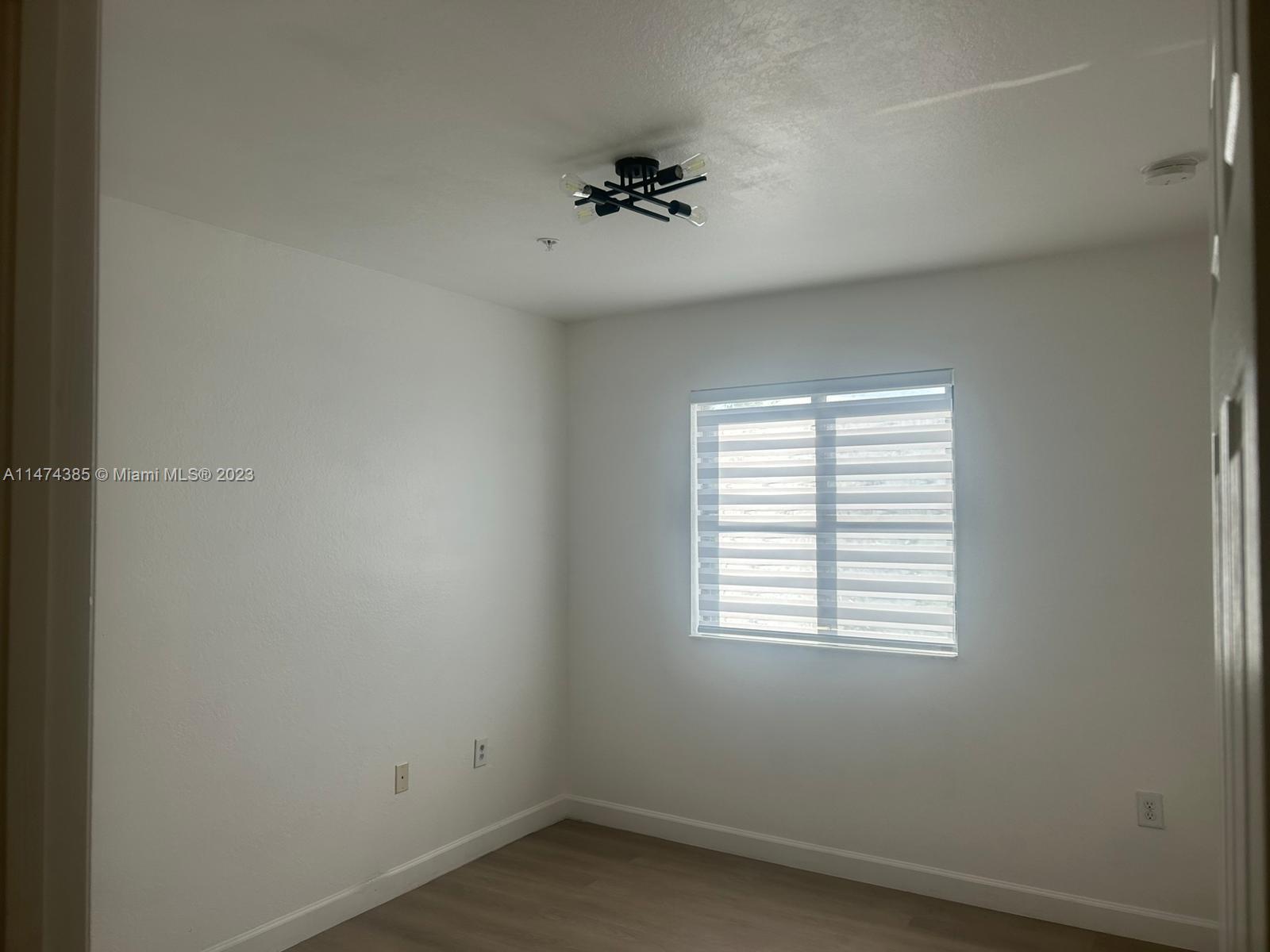 THE COURTS AT BAYSHORE I - Residential Lease