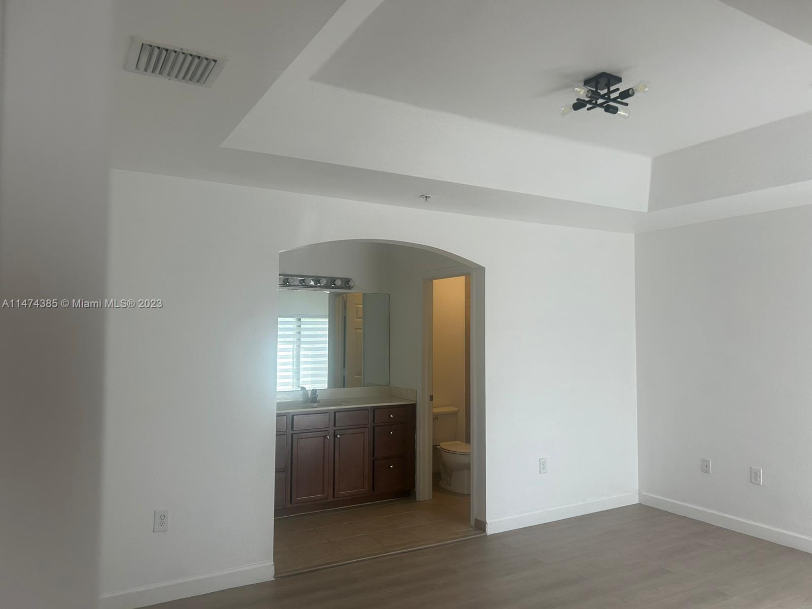 THE COURTS AT BAYSHORE I - Residential Lease