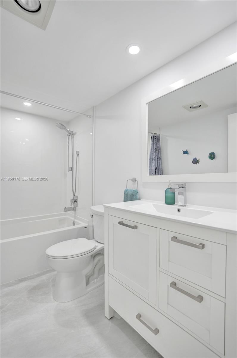 MEADOWBROOK LAKES VIEW CO - Residential