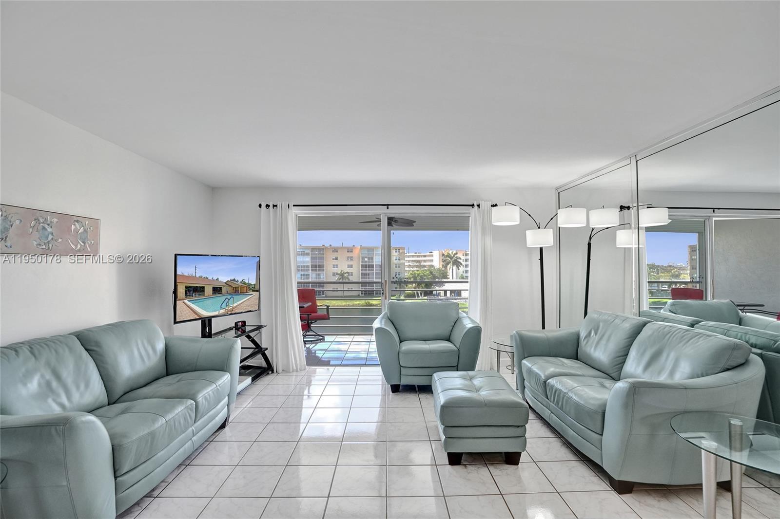 MEADOWBROOK LAKES VIEW CO - Residential