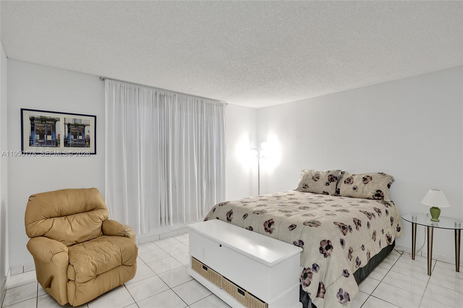 MEADOWBROOK LAKES VIEW CO - Residential
