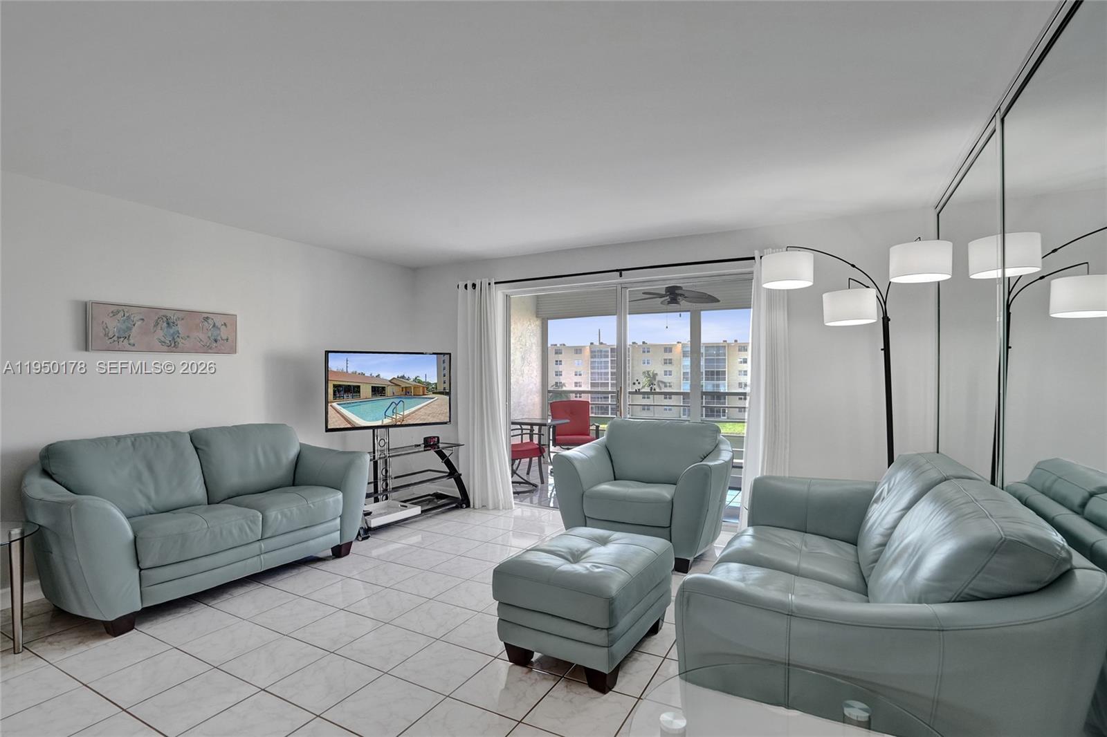 MEADOWBROOK LAKES VIEW CO - Residential