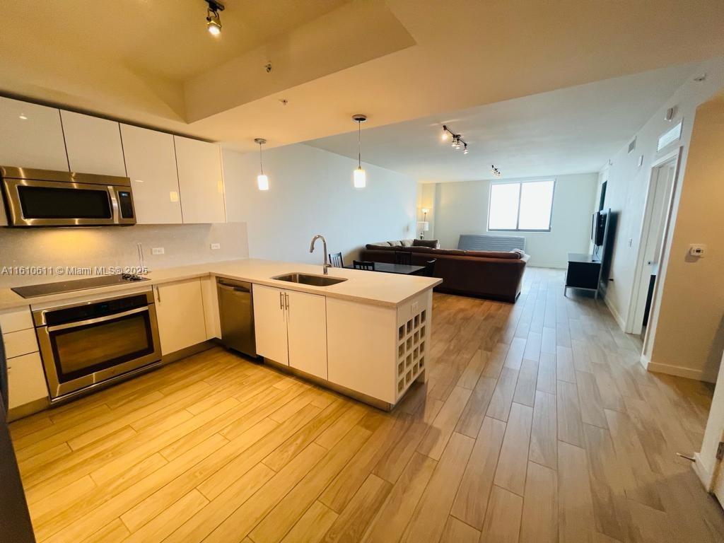 NINE AT MARY BRICKELL - Residential