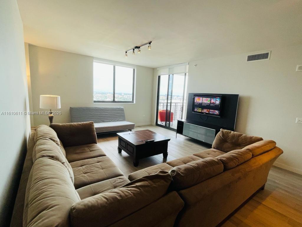 NINE AT MARY BRICKELL - Residential