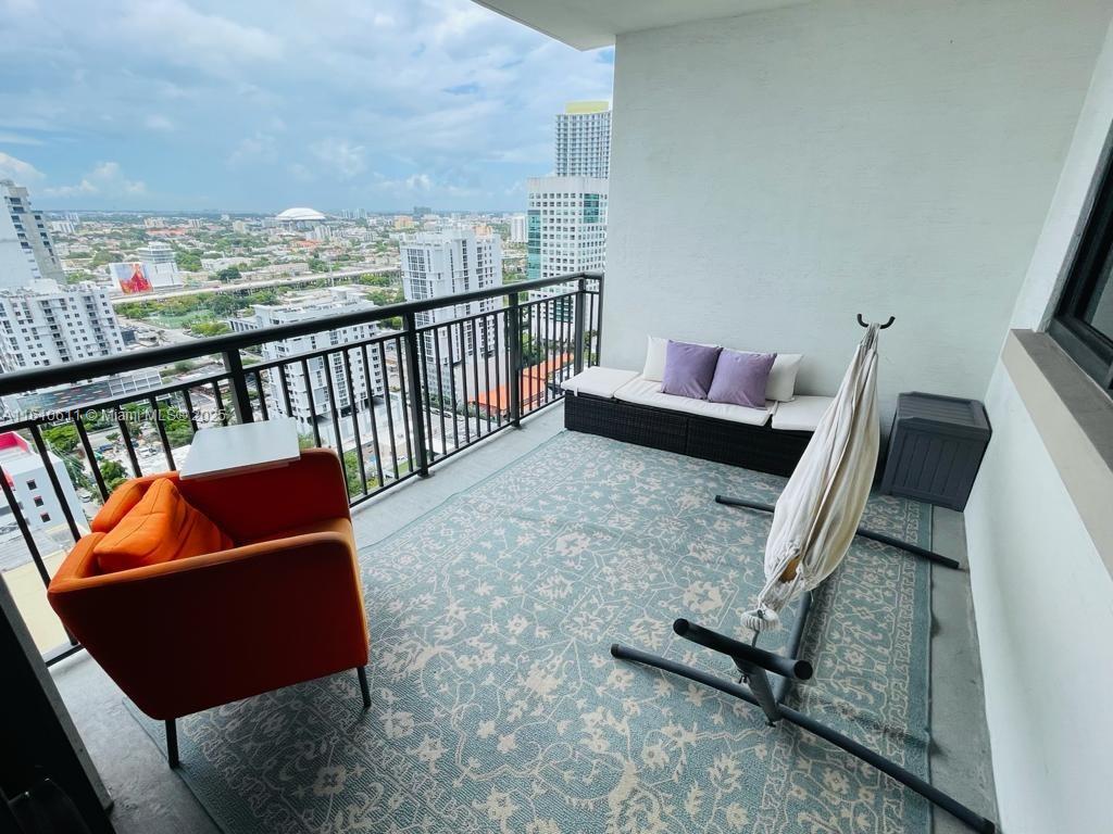 NINE AT MARY BRICKELL - Residential