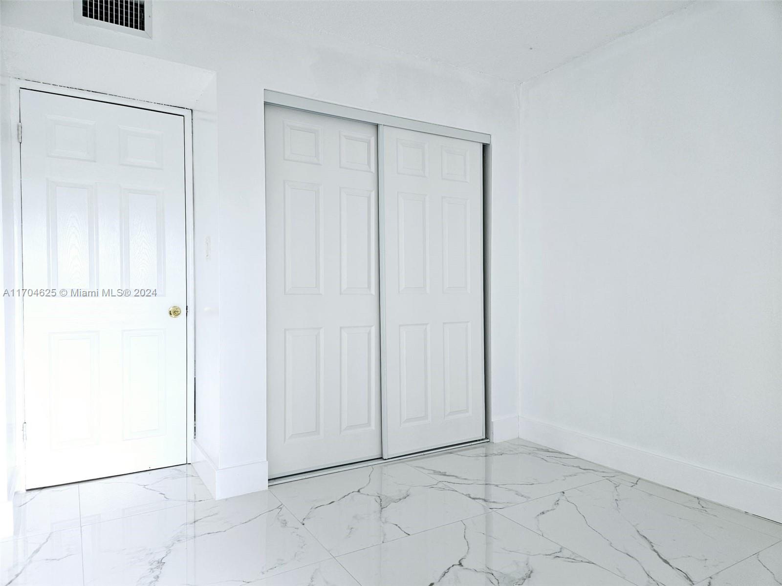 GOLFVIEW CLUB FONTAINEBLE - Residential Lease