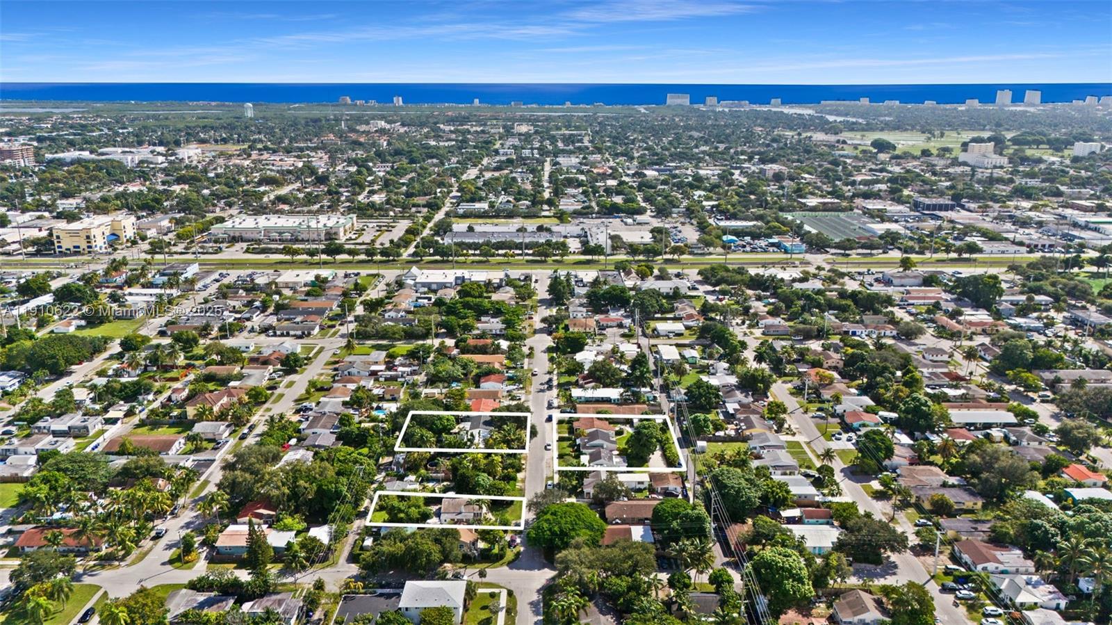 HOLLYWOOD PARK - Residential