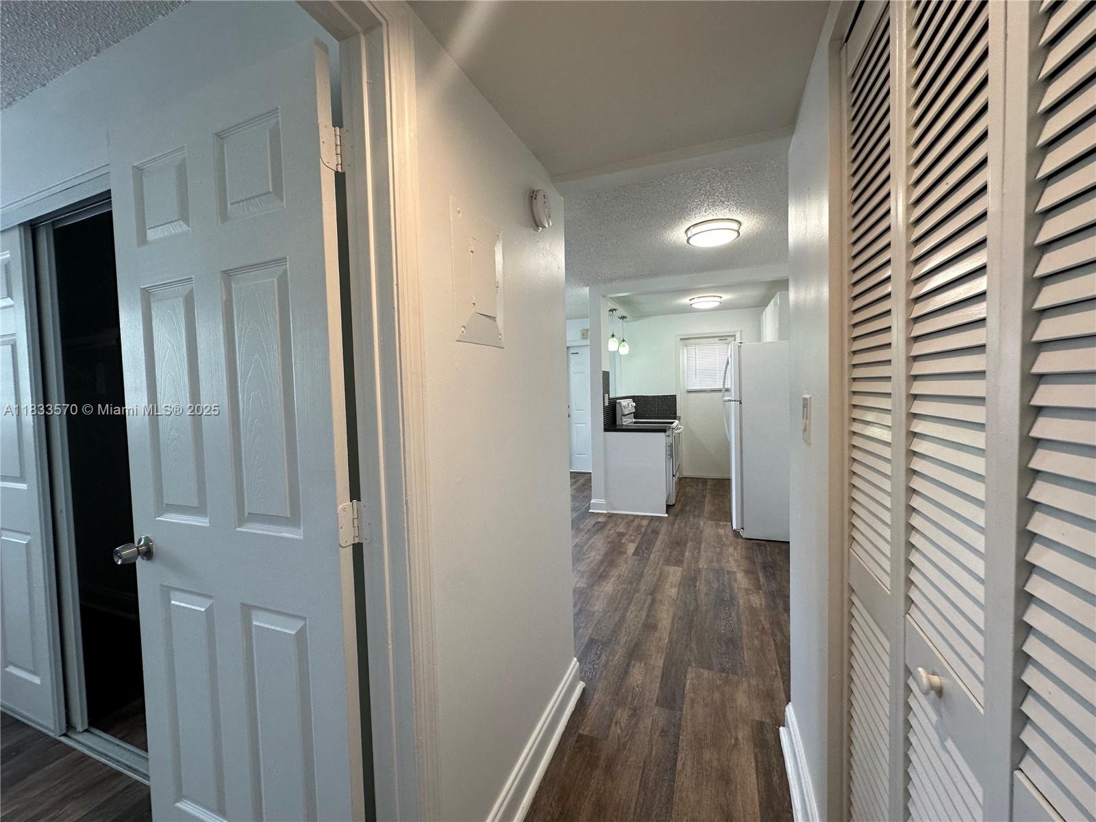 HOLLYWOOD PARK - Residential Lease