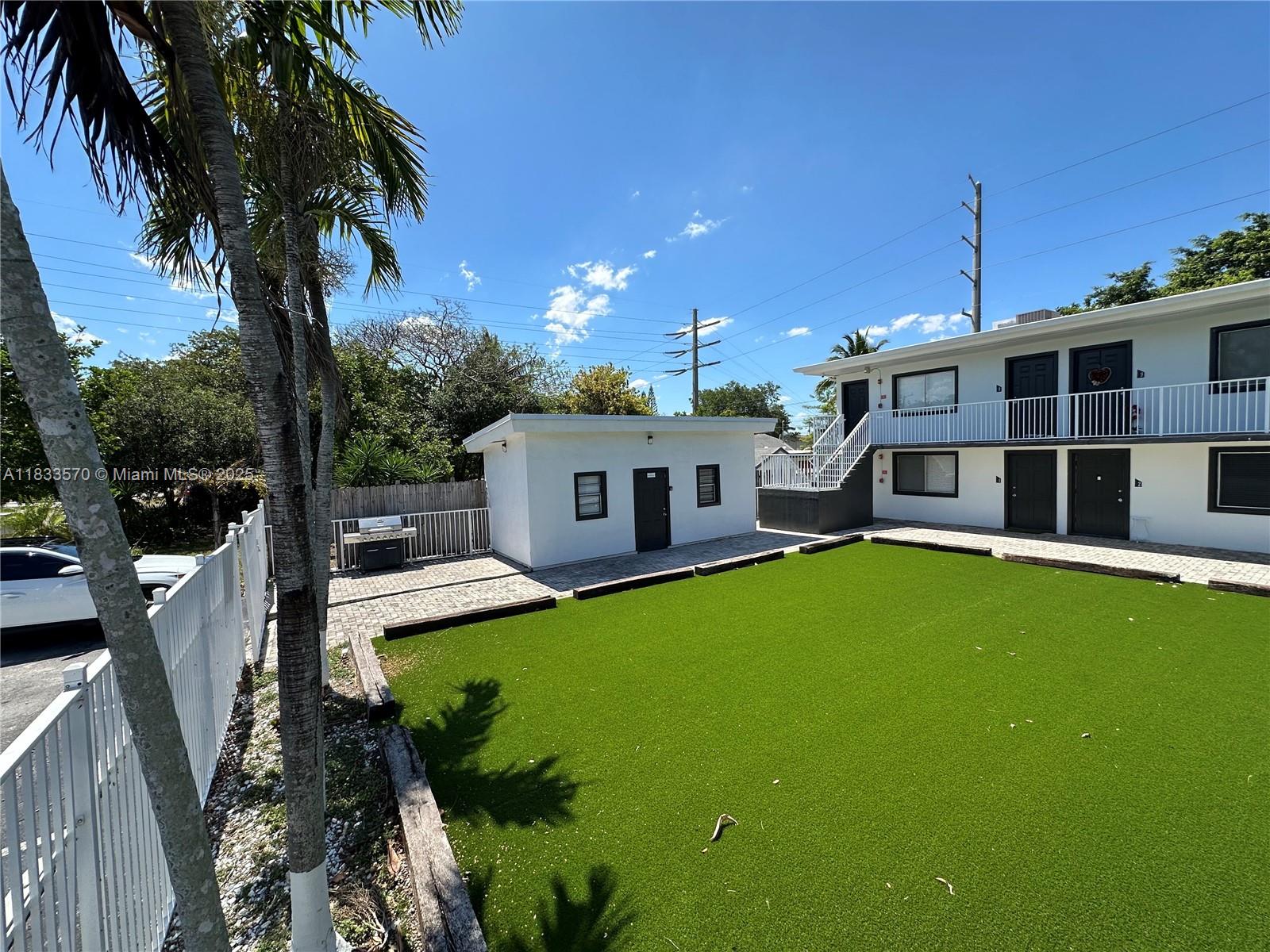 HOLLYWOOD PARK - Residential Lease