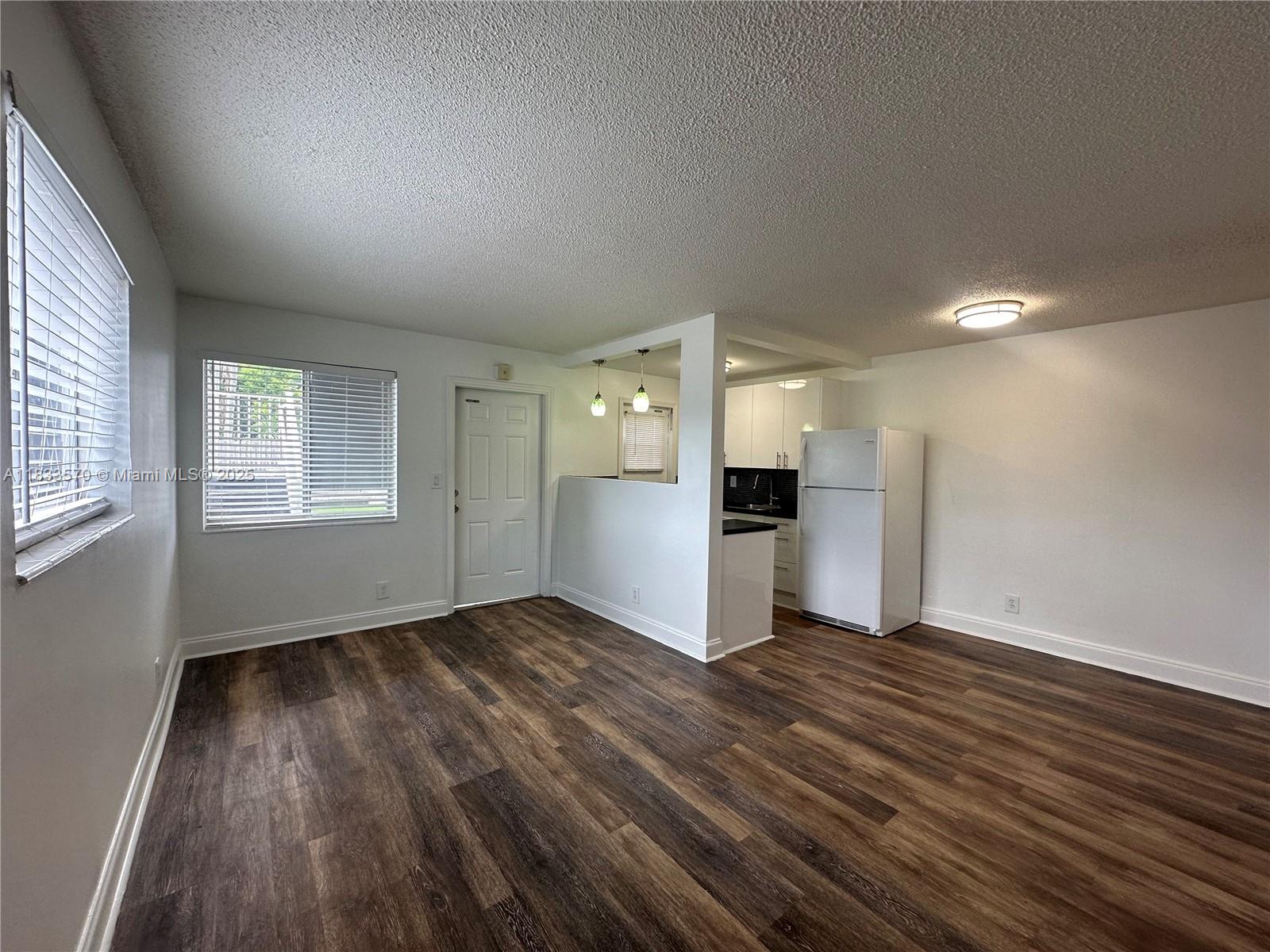 HOLLYWOOD PARK - Residential Lease