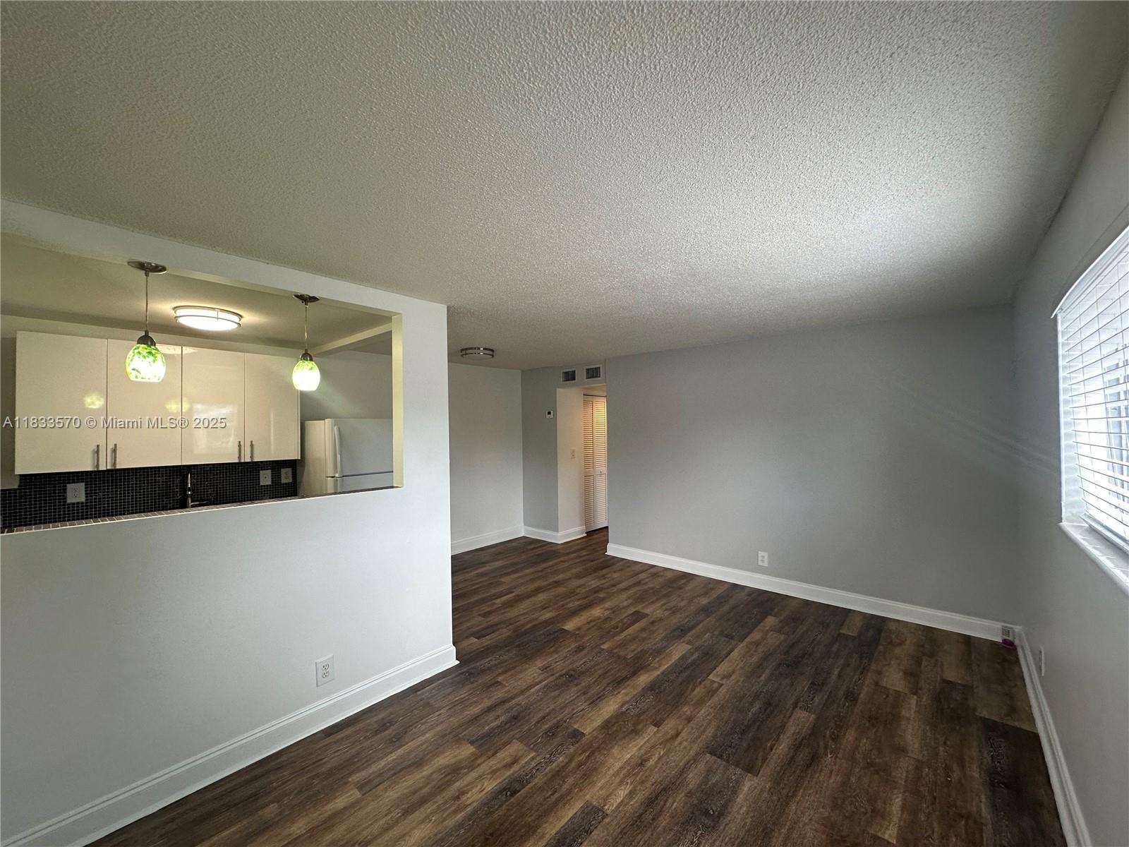 HOLLYWOOD PARK - Residential Lease