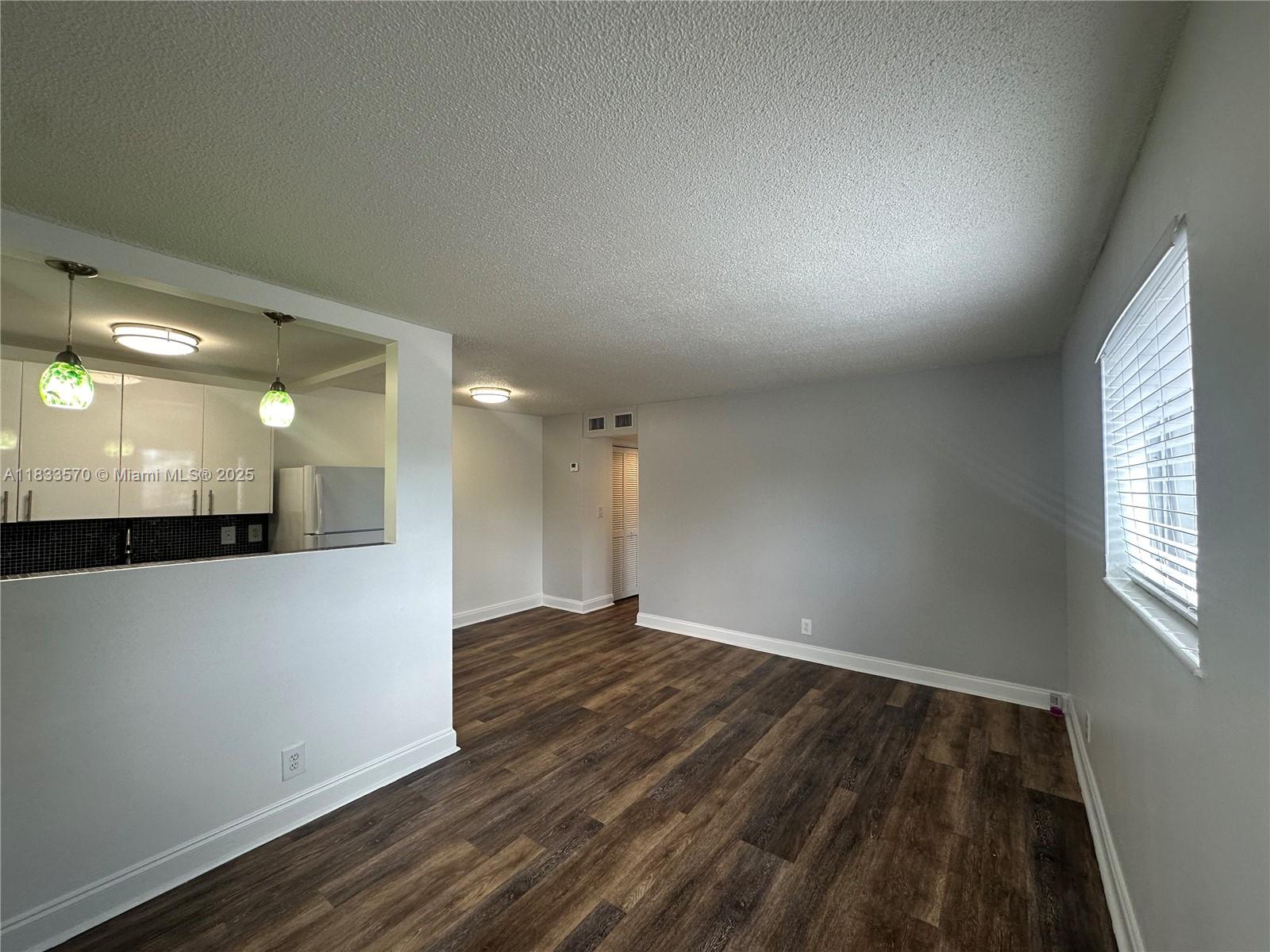 HOLLYWOOD PARK - Residential Lease