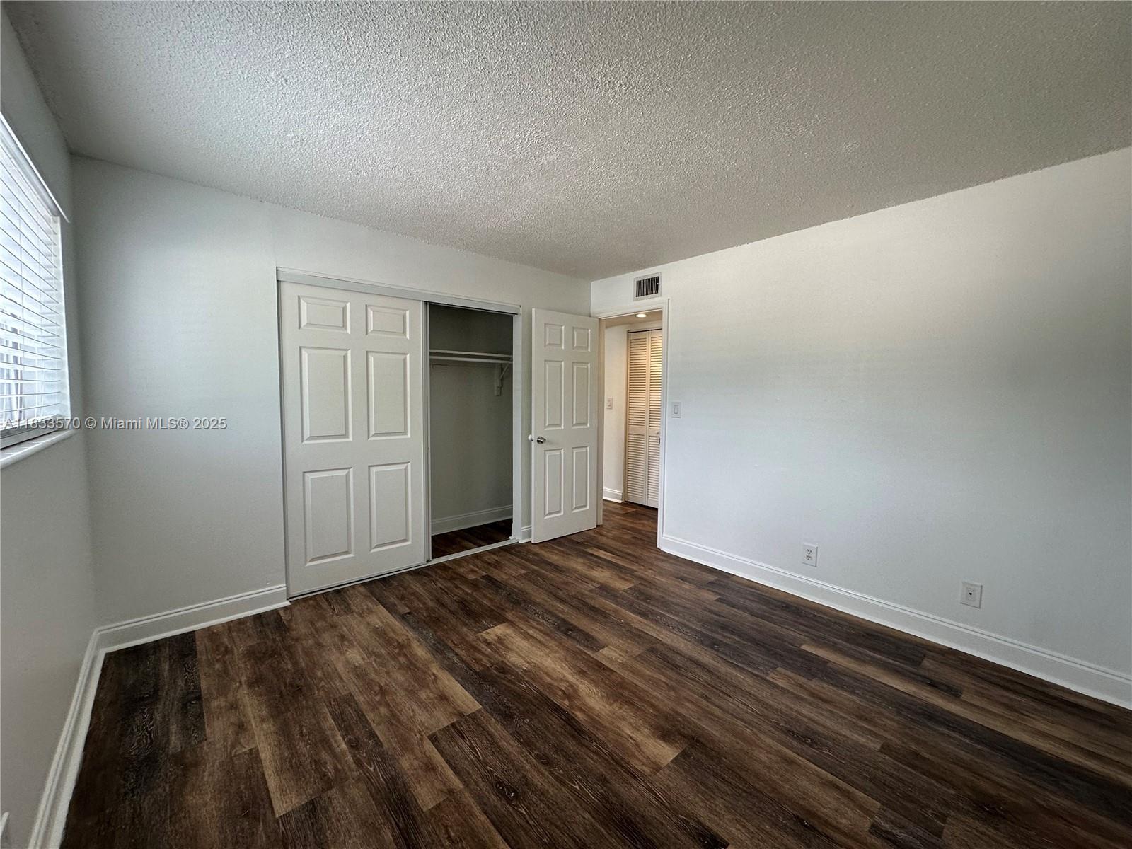 HOLLYWOOD PARK - Residential Lease