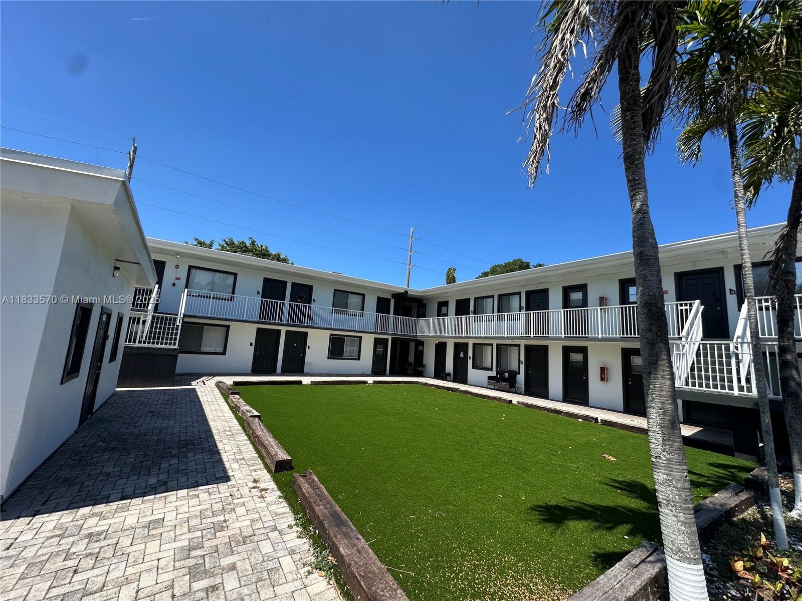 HOLLYWOOD PARK - Residential Lease