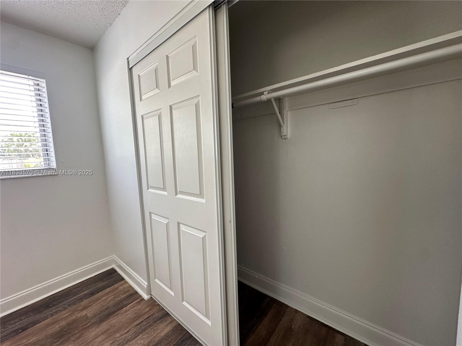 HOLLYWOOD PARK - Residential Lease