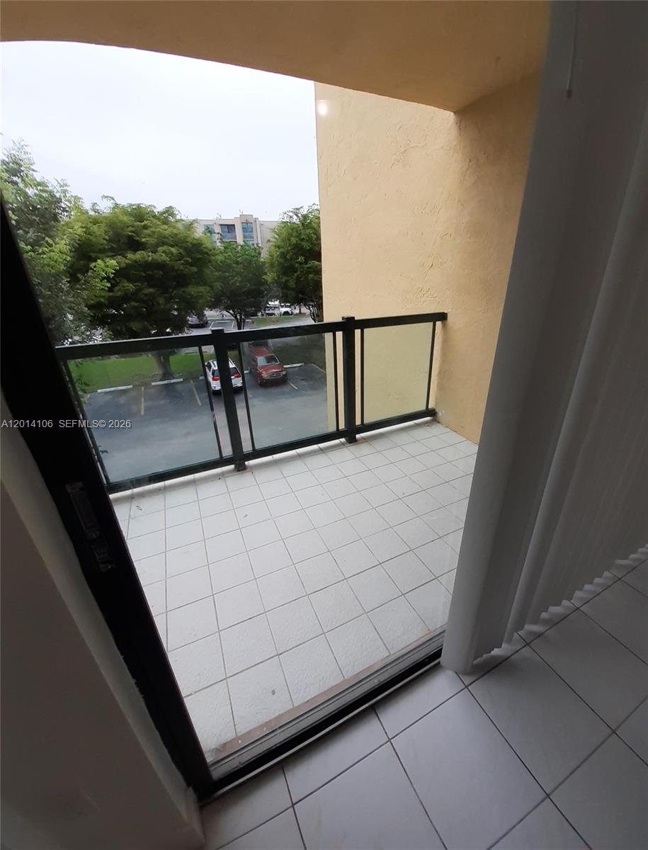INTERNATIONAL PARK CONDO - Residential