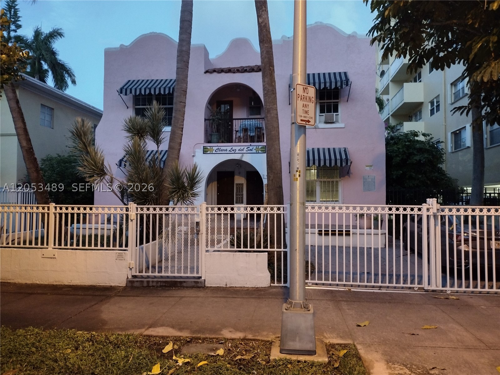 Charming and spacious unfurnished 1-bedroom, 1-bathroom, located in a historic 1924 Art Deco building. This spacious unit offers a warm, inviting living space. There is a center courtyard outside, perfect for relaxing or enjoying a quiet moment. Maximum 2 people occupancy. Just a 5-minute walk to the beach, steps away from restaurants, bars, and convenient public transportation.  Coin-operated washer and dryer available on-site. On-site parking is available, yet negotiable. Perfect for someone seeking charm, location, and comfort all in one place. Available 8/02. tenant occupied but open for showings! Cats welcomed