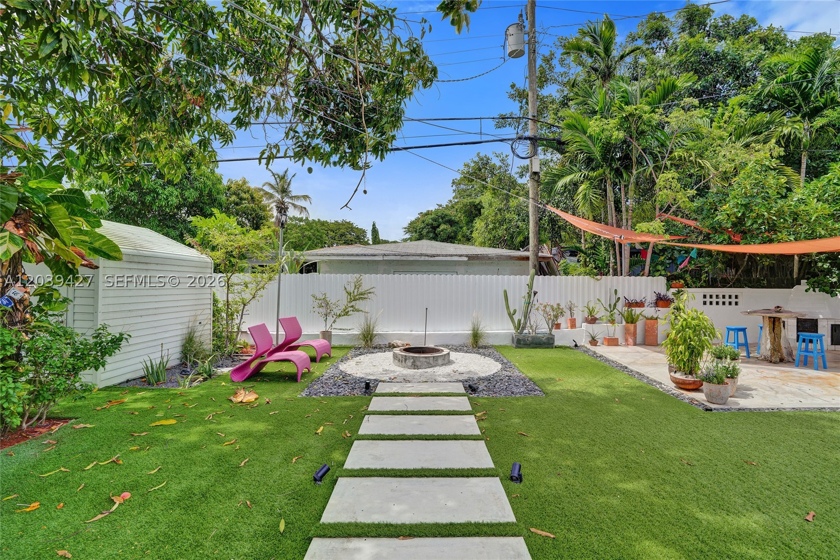 BRENTWOOD REV PL - Residential Lease