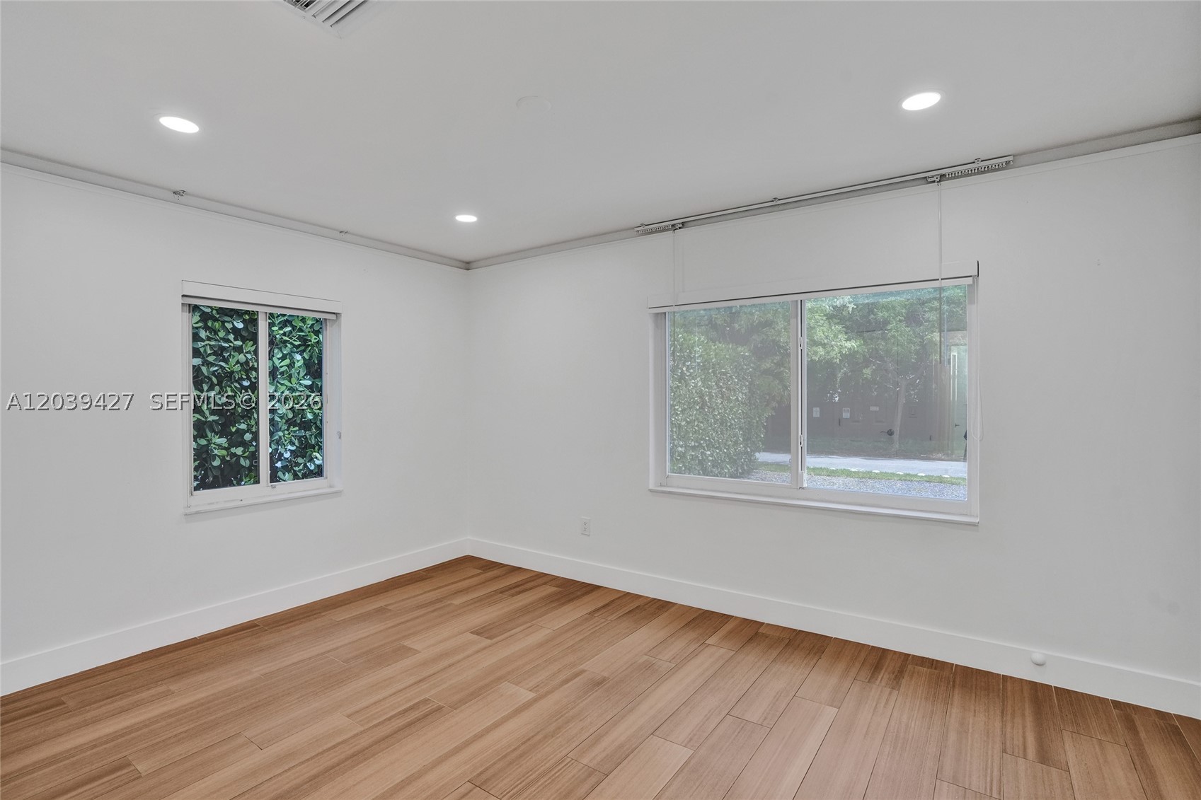 BRENTWOOD REV PL - Residential Lease