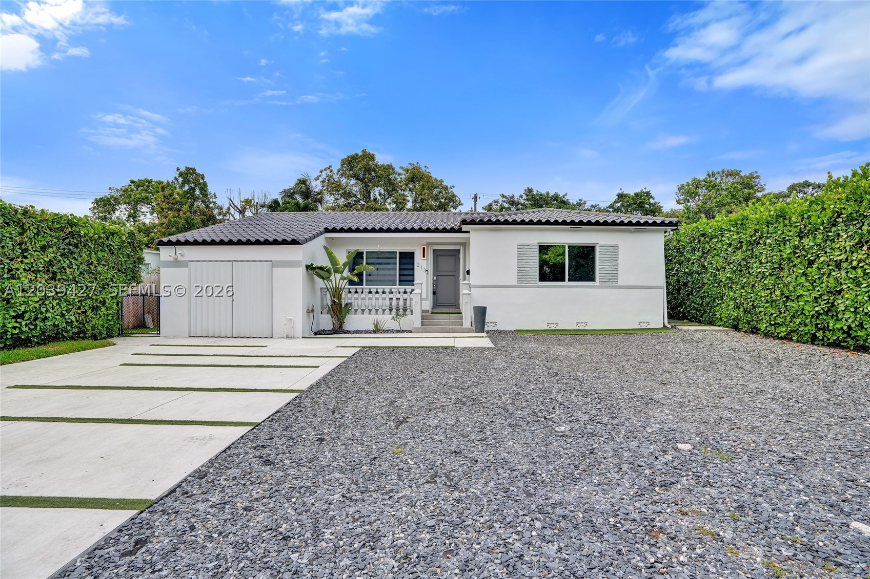 BRENTWOOD REV PL - Residential Lease