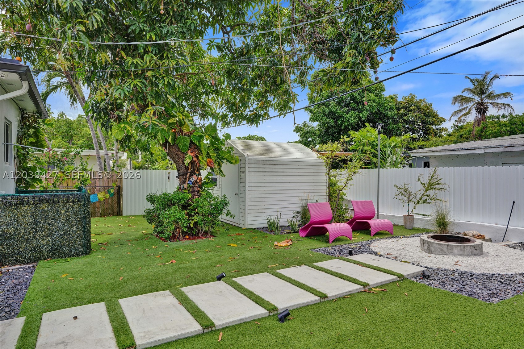 BRENTWOOD REV PL - Residential Lease