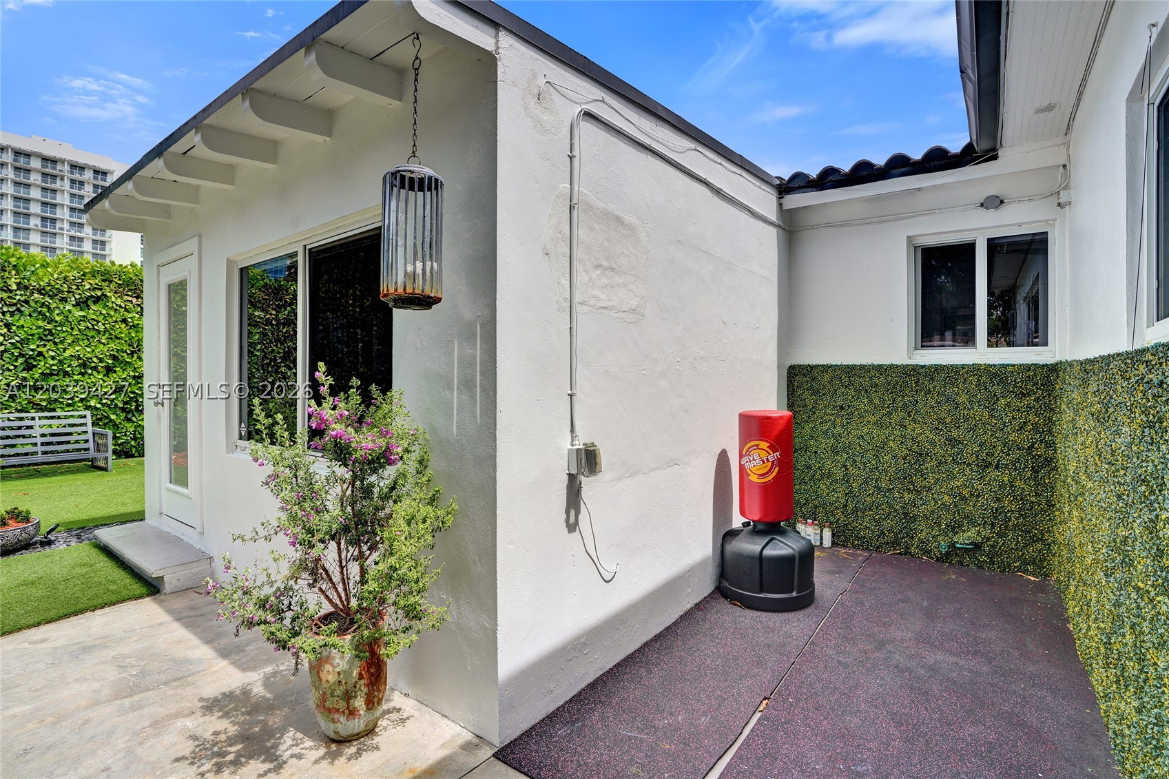 BRENTWOOD REV PL - Residential Lease