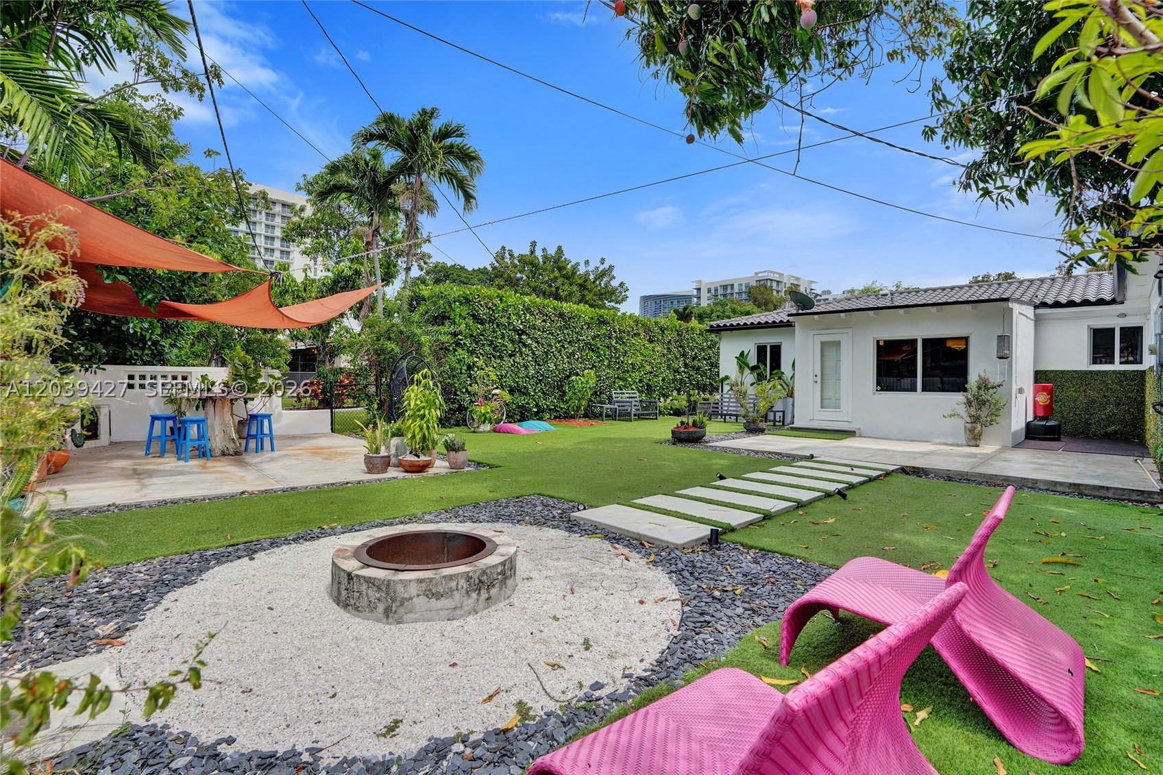 BRENTWOOD REV PL - Residential Lease
