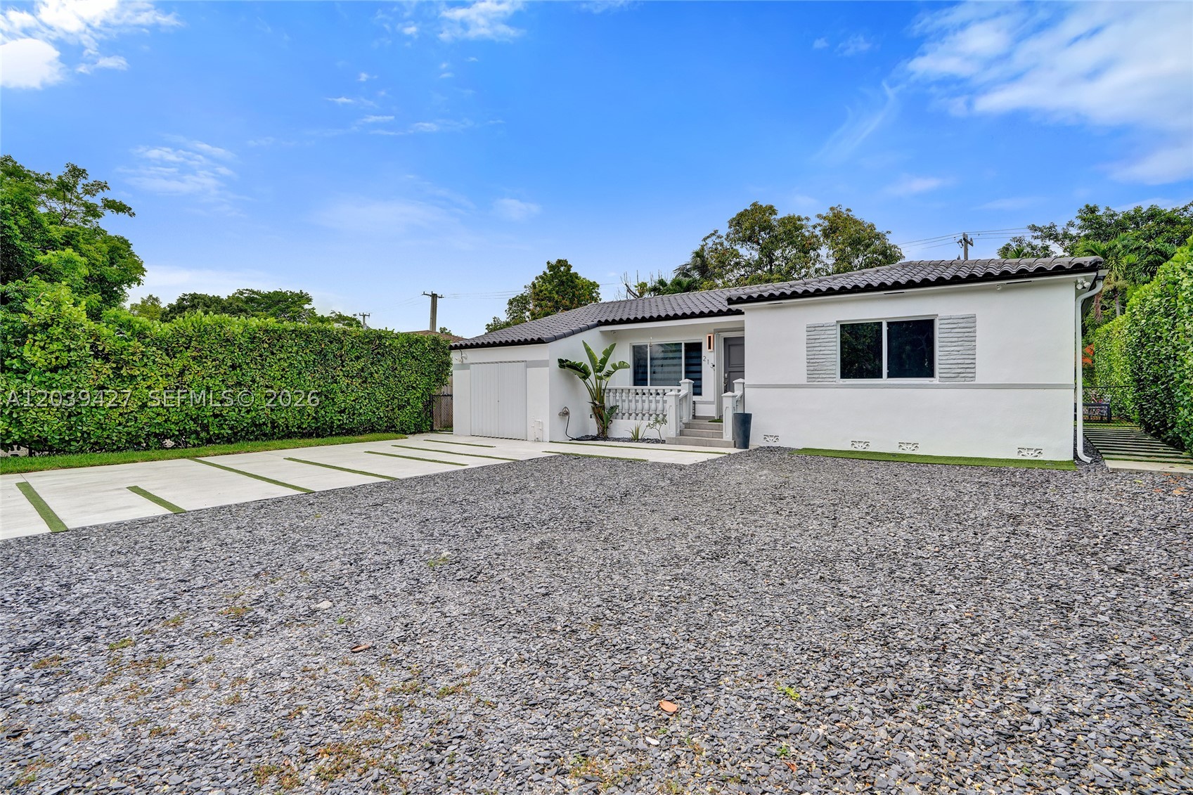 BRENTWOOD REV PL - Residential Lease