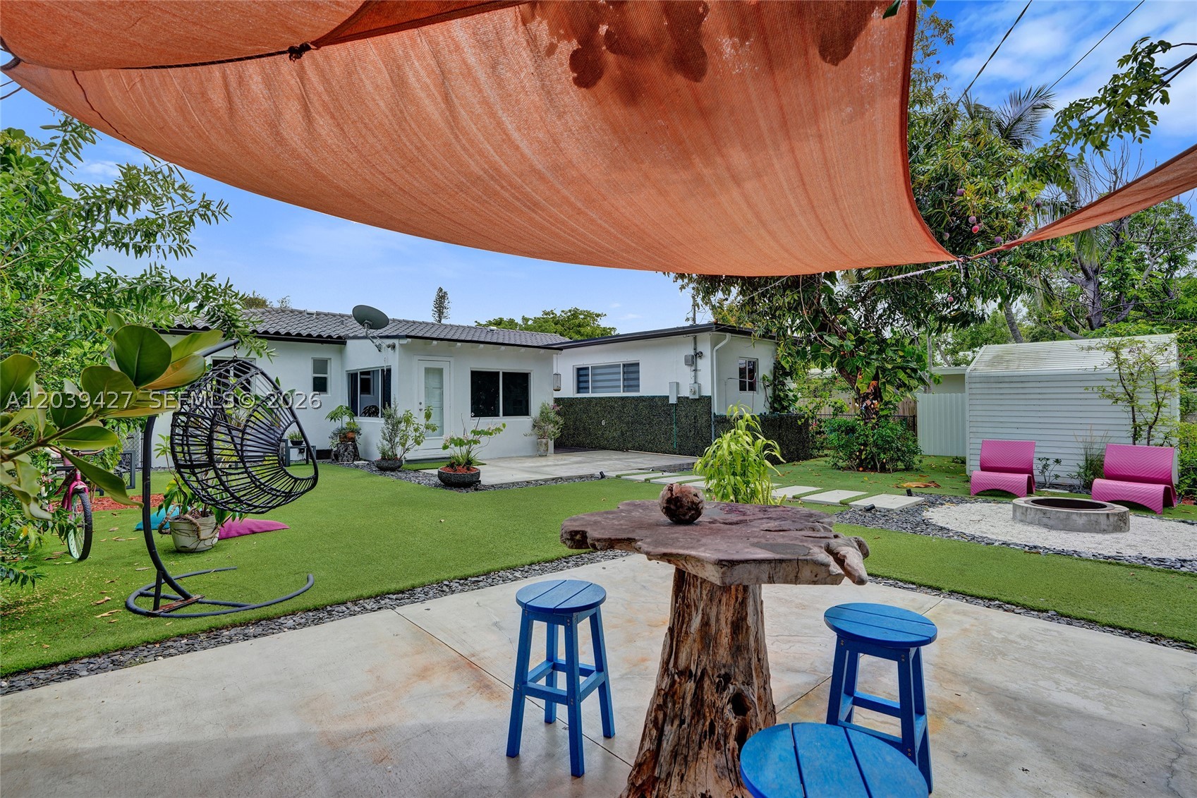 BRENTWOOD REV PL - Residential Lease