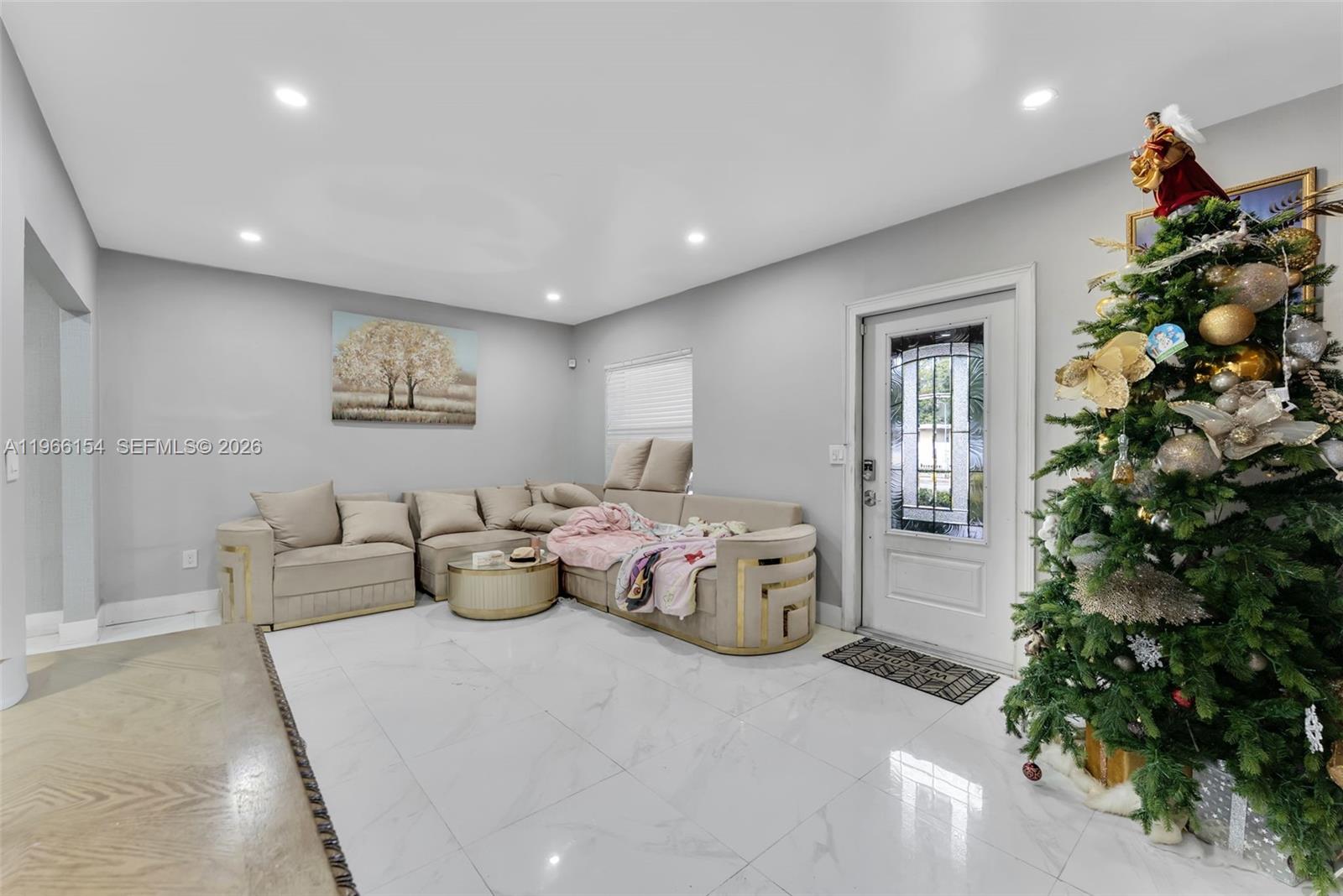 BRIAN MANORS - Residential