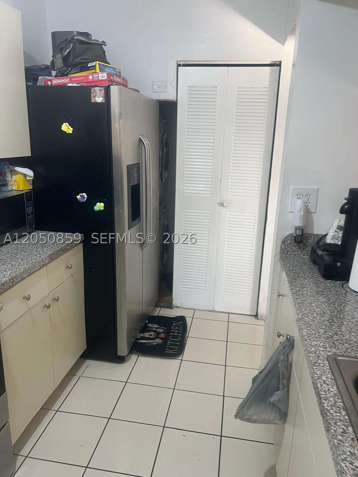 SOLEIL LAKE CONDO - Residential Lease