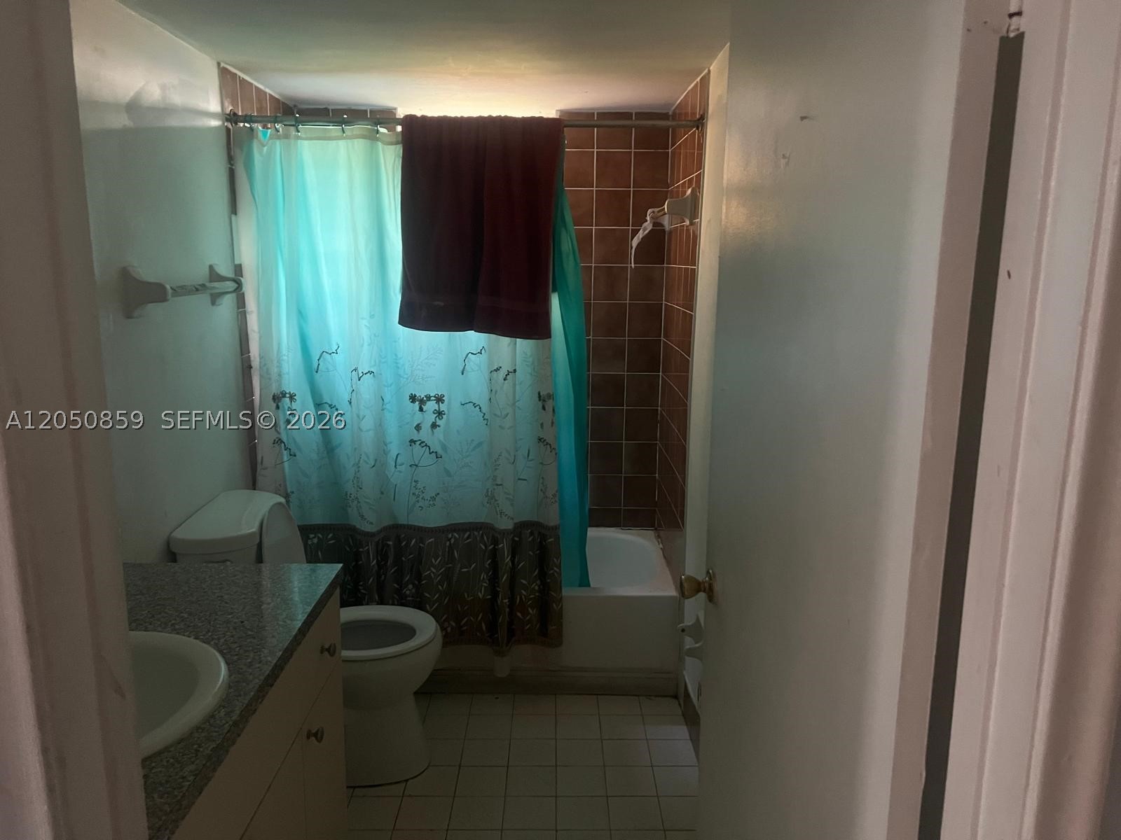 SOLEIL LAKE CONDO - Residential Lease