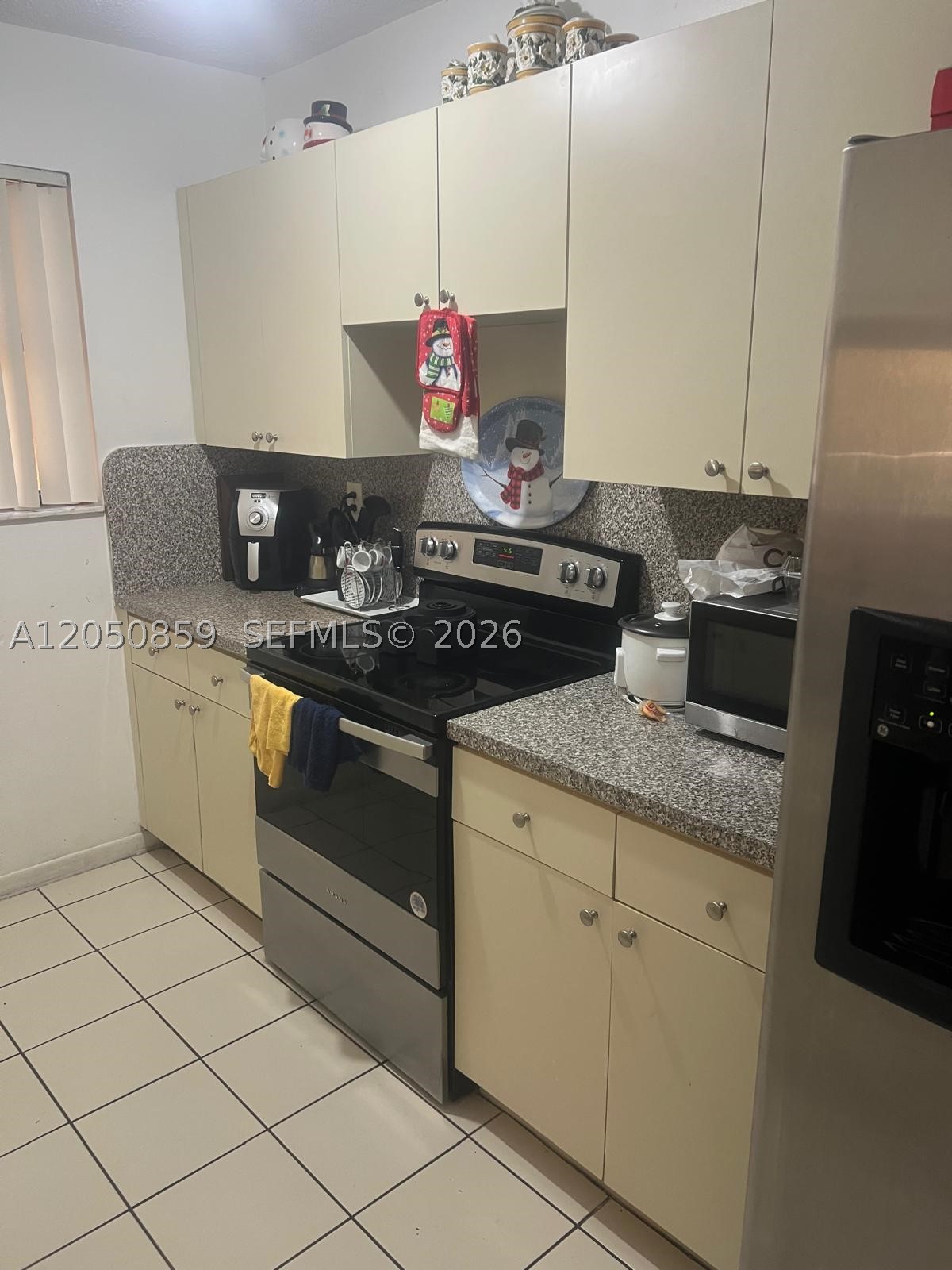 SOLEIL LAKE CONDO - Residential Lease