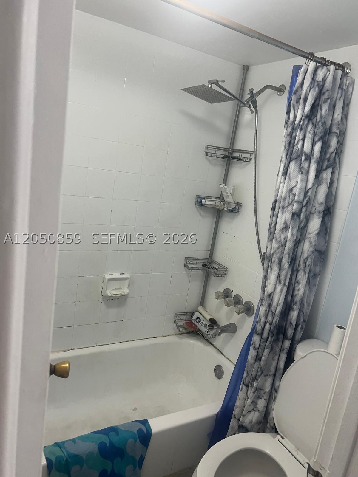 SOLEIL LAKE CONDO - Residential Lease