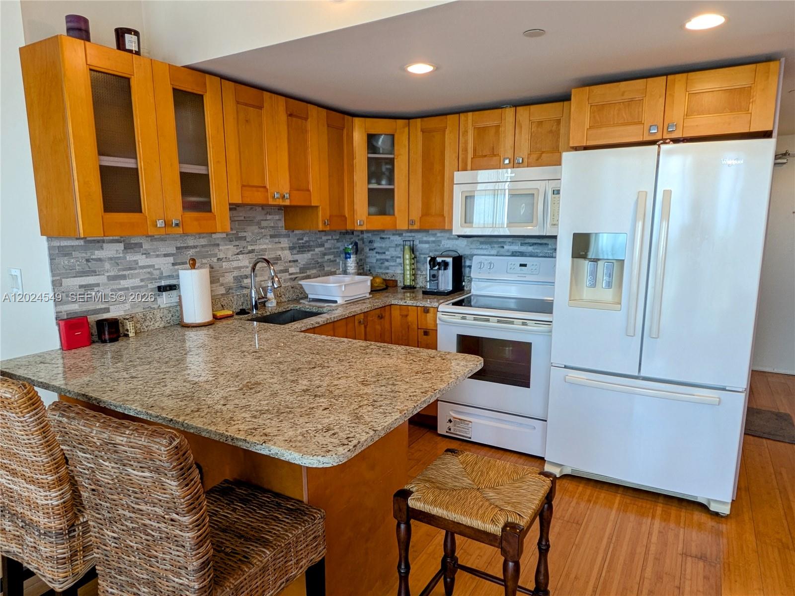 HOME TOWER CONDO - Residential