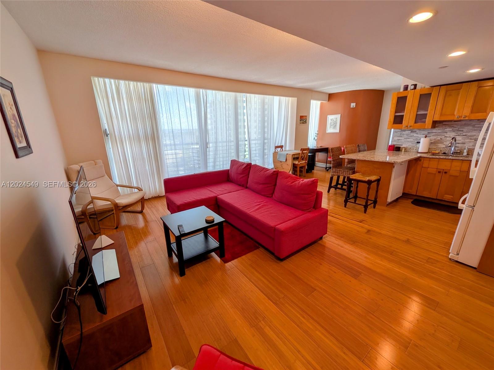 HOME TOWER CONDO - Residential