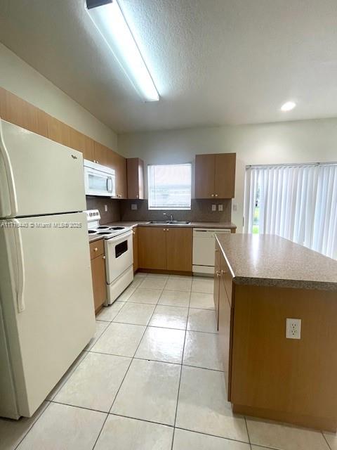 VENETIA GROVE - Residential Lease