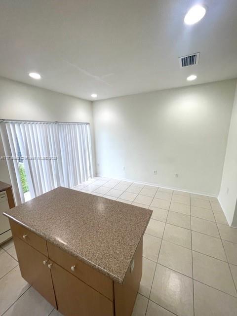 VENETIA GROVE - Residential Lease
