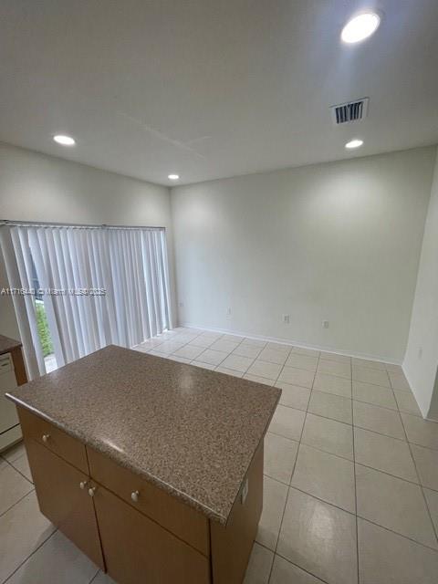 VENETIA GROVE - Residential Lease