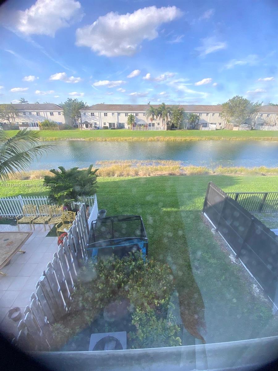 VENETIA GROVE - Residential Lease