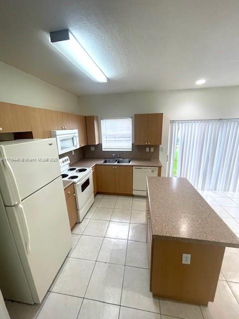 VENETIA GROVE - Residential Lease