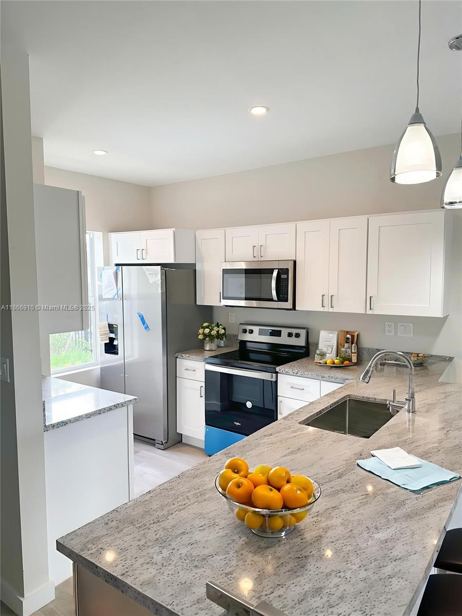 GEO M PHIPPENS SUB IN - Residential Lease