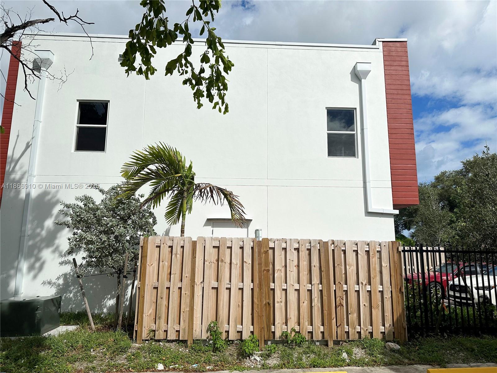 GEO M PHIPPENS SUB IN - Residential Lease